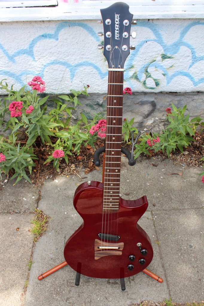 2012-5-8 0258 -- For Sale Fernandez Electric Guitar