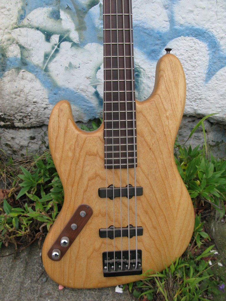 2013-1-24 5384 -- Warmoth Left-Handed Bass