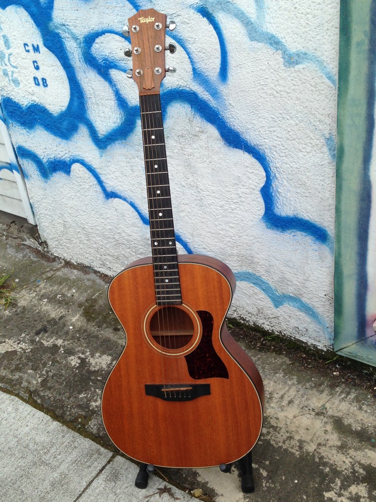 Taylor 000-17 model 412-M Robert Taylor signature model, unique ebony fingerboard, all mahogany 950