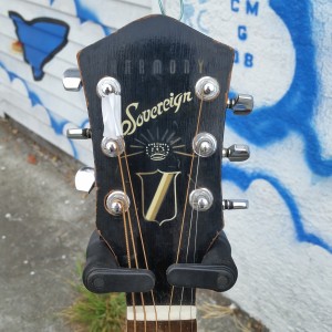 1950 Harmony Sovereign old style hourglass 000-18 sovereign - great blues guitar. Reset straight neck  $450