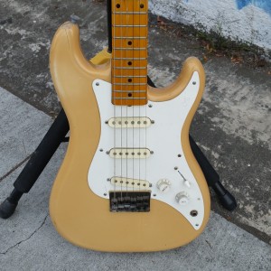 USA Fender bullet body non trem stratoid $250