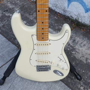 Cream subway strat like 1958 with maple neck $300