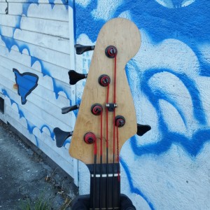 Fretless Odin bass 5 string ebony warmoth neck Alembic pickups Bartolini preamp $900