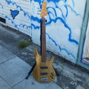 5 string bass warmoth Korina body fretless neck alembic pickups Bartolini preamp $900