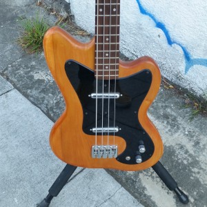 Subway jizzblaster bass styled like 63 Danelectro large scale bass although a Fender neck - 2 tubes with series parallel + phaze reverse push pull pots $600