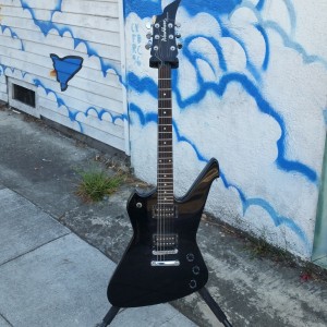 Washburn Dreck stick Paul Stanley with hard case $250